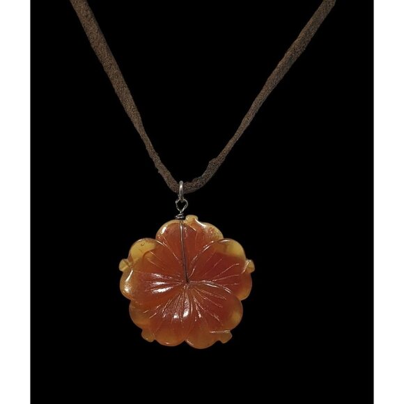 Vintage Carved Orange Stone Flower Pendant Necklace - Picture 2 of 6